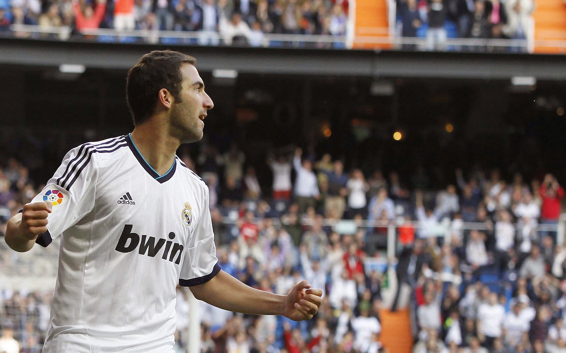 亚洲智慧融入德式战车，勒沃库森如何以战术压制，在焦点战中重塑意甲对决观