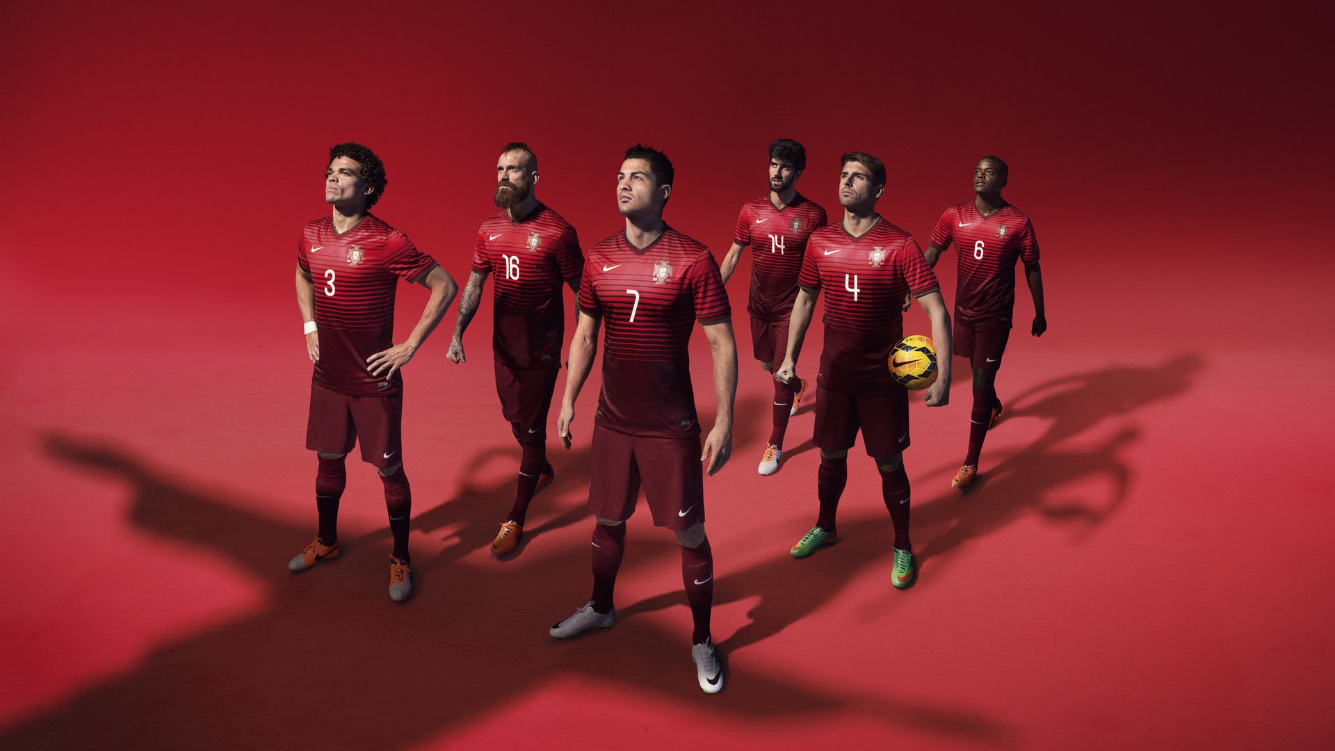 德约科维奇美网横扫后戴杯再显神威，刷新纪录定义网坛唯一性